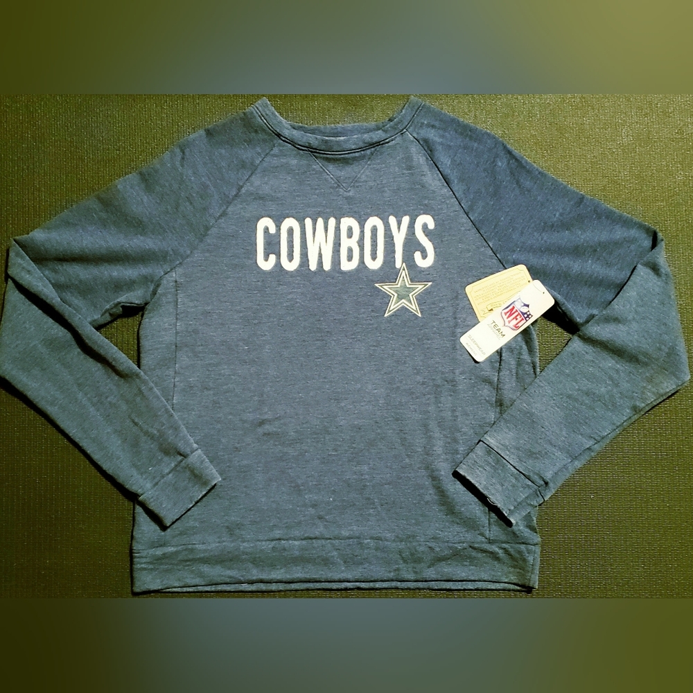 WOMAN'S DALLAS COWBOYS Pullover Scholar LS Top (M or L)